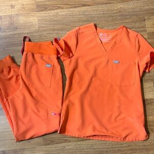 Figs Sunset Orange Scrub Set